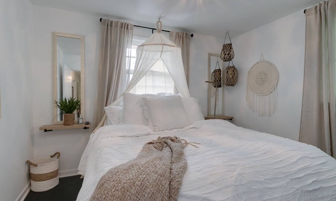 West Meade Haus | Luxury Belle Meade Oasis - 5 Star Home West Meade