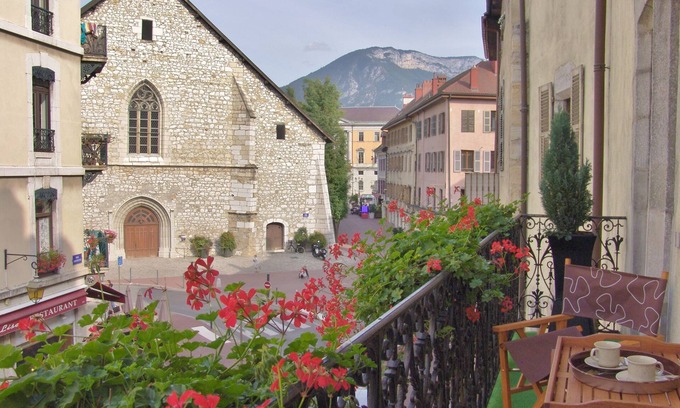 Annecy Old Town Wohnung | Luxus charmantes Apartment 4 * mit Balkon in der Altstadt von Annecy