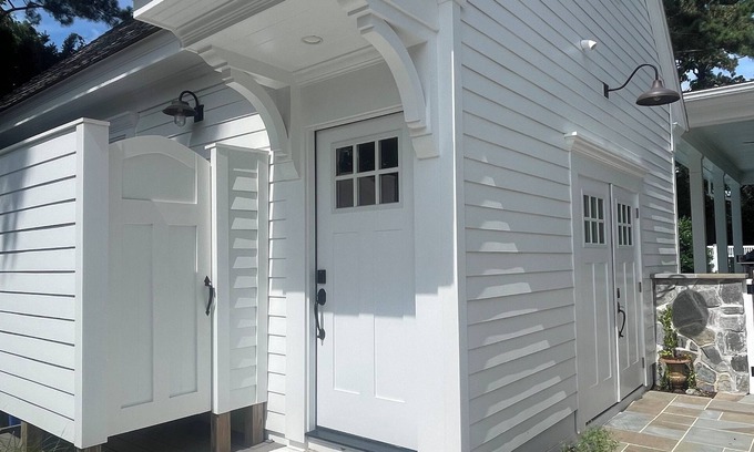 Northeast Virginia Beach Hütte | Luxury Coastal 1-Bedroom Cottage on 52nd Street