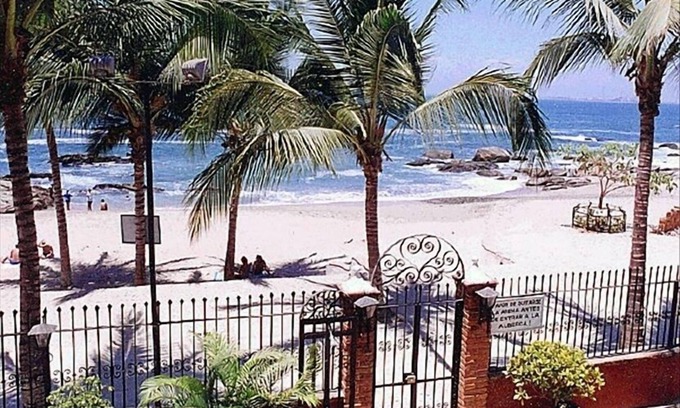 South Shore Hotel Area Eigentumswohnung | Luxus Conchas Chinas Beachfront 2 + 2 Condo Wifi Maid Poolblick