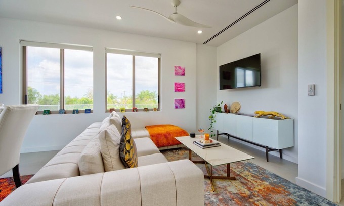 Grand Harbour Eigentumswohnung | Luxury Condo at Harbour Walk Residences in Grand Cayman.Welcome to Paradise!