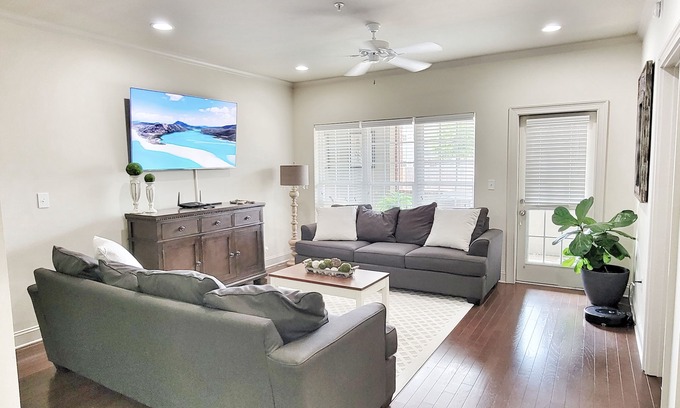 Tuscaloosa Eigentumswohnung | Luxury Condo, located within walking distance of Bryant-Denny Stadium