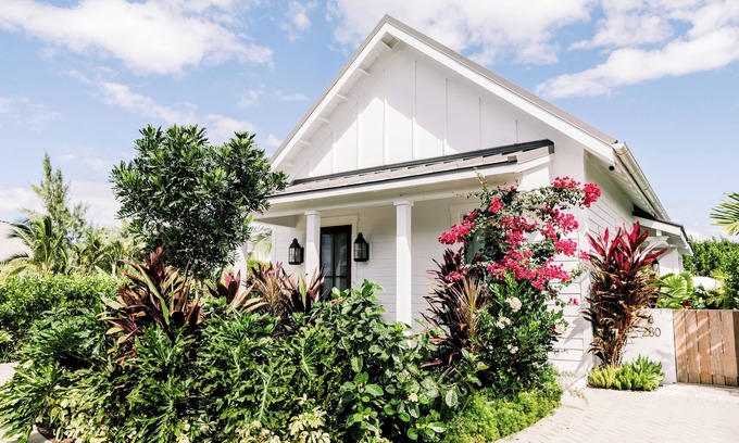 Seven Mile Beach Hütte | Luxury Cottage, 1bd/1ba steps to Pool+7 Mile Beach
