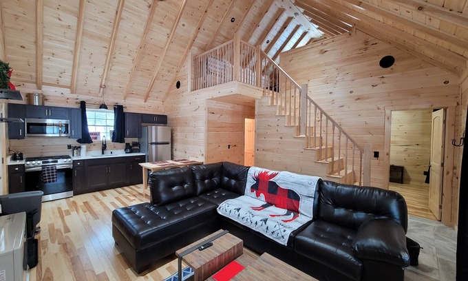 Jackman Kabine | Luxury custom built cabin in the Switzerland of Maine (Jackman)