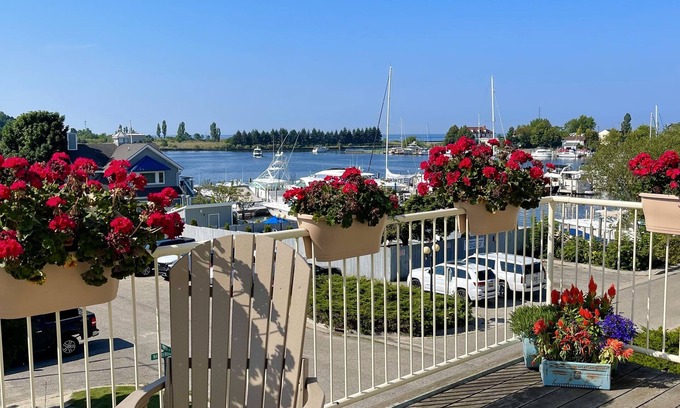 Frankfort Haus | Luxury Downtown Loft 2 bedroom/ 2 bath Home