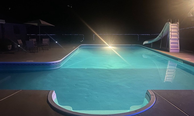 Lithonia Haus | Luxury Duplex: Great for Romantic Getaway or Family Vacation (8 GUESTS MAXIMUM)