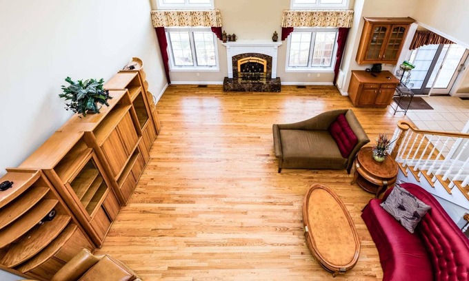 Granger Haus | Luxury home 15 mins to Notre Dame University! (51660)