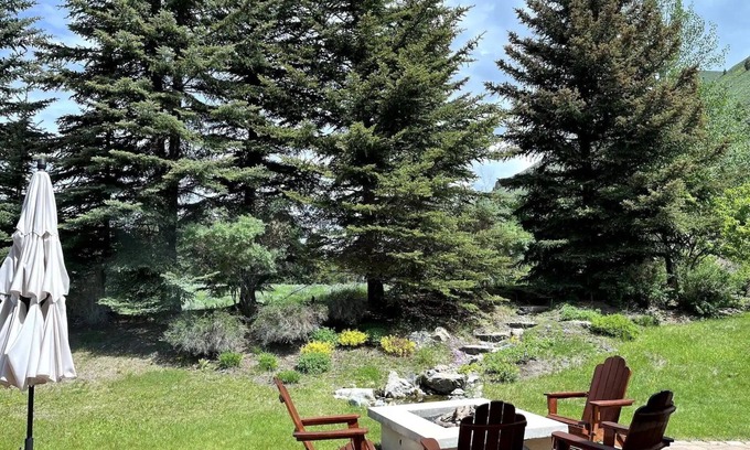 Sun Valley Haus | Luxury home by the river minutes to Sun Valley