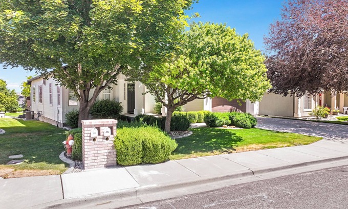 Twin Falls Haus | Luxury Home near Canyon; HOT TUB