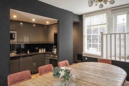 Bath Haus | Luxury Home with Terrace in Central Bath Sleeps 10