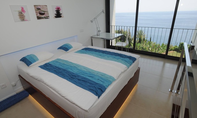 Arco da Calheta Haus | Luxus-Ferienhaus-Ensuite mit Dusche-Meerblick-Casa Frangipani