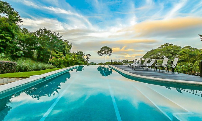 Dominicalito Villa | Private Dschungelvilla mit Meerblick, Infinity-Pool, Wildlife & A / C