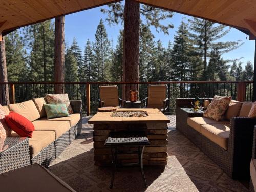 Lake Almanor Country Club Haus | Luxury Lake Almanor Cabin Covered Deck & Views