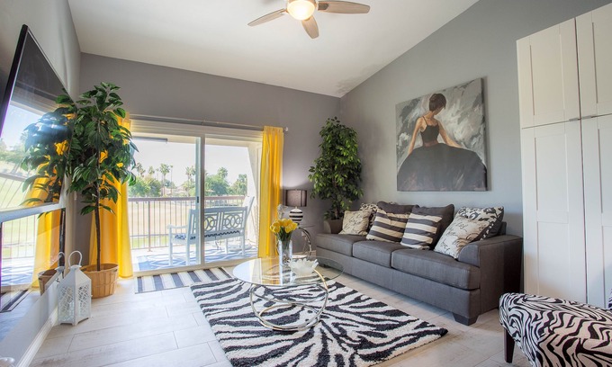 Arrowhead Ranch Eigentumswohnung | Luxury Lakefront Condo frisch in Gated Community renoviert