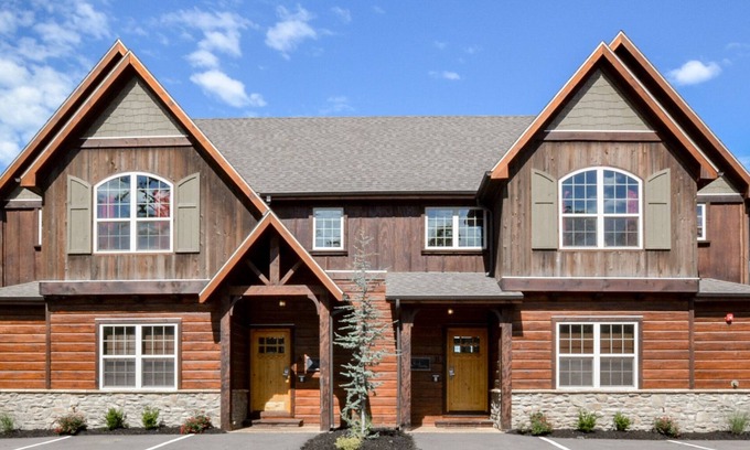 Indian Point Haus | Luxuriöse Villa am See SLEEPS 32! ~ Kostenlose Ausstattung ~ RIESIGE Pool ~ Kajaks ~ Dock ~ 2Mi zu S