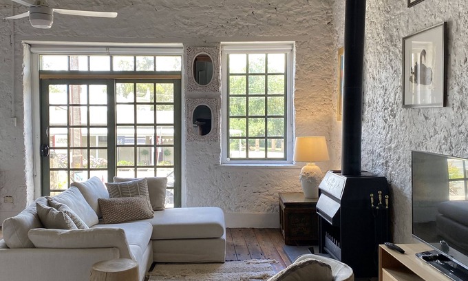 Upper Wakefield Haus | Luxury loft style apartment in the heart of historic Auburn