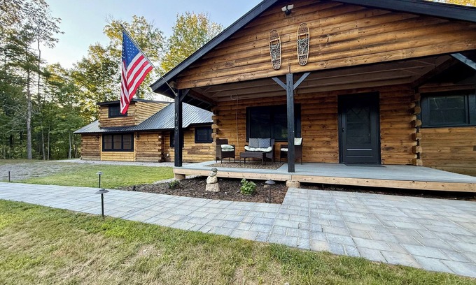 Bartlett Kabine | Luxury log cabin in Bartlett, perfect for family or friends in the White Mtns