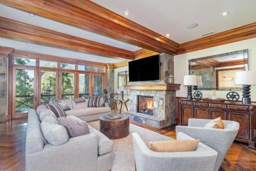 Mountain Village Haus | Luxury Lorian Lookout with plenty of amenities