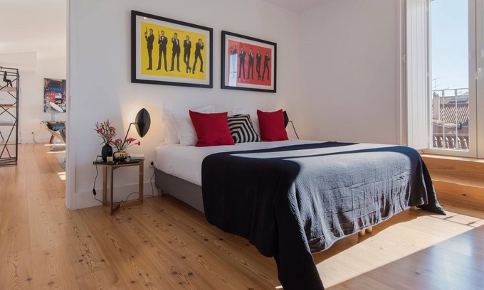 Bairro Alto Wohnung | Luxury Oasis in Bairro Alto by LovelyStay