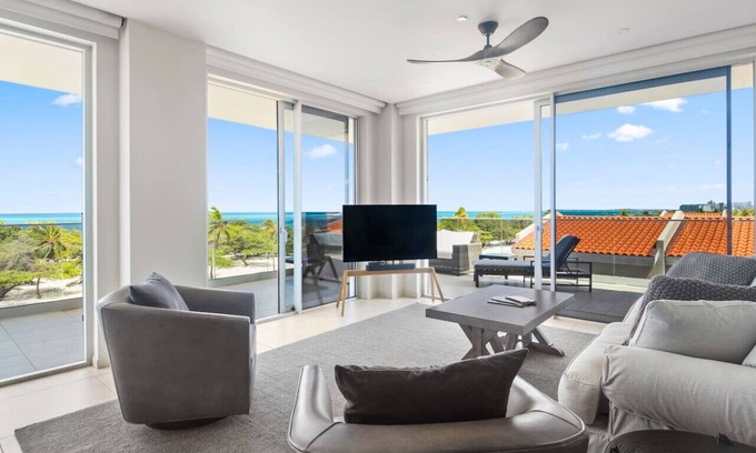 Oranjestad-West Wohnung | O Condo 22 by Bocobay | Stunning Eagle Beach Condo