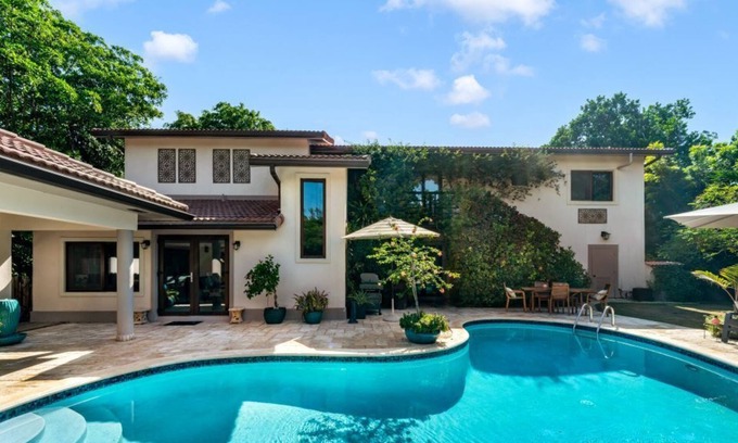 Savannah Haus | Luxury, Private Home with Pool & Gym, 800 ft to Spotts Beach