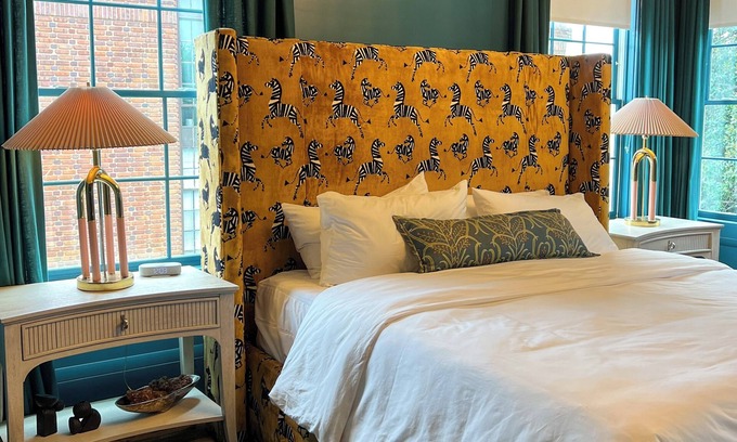 Athens Hotel | Luxury Private Suite in Boutique Historic Inn The Athenian- Downtown Location