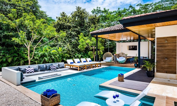 Tamarindo Haus | Luxury Retreat: Private Pool, Fire Pit & Exclusive Beach Club – 4 Min to the Beach
