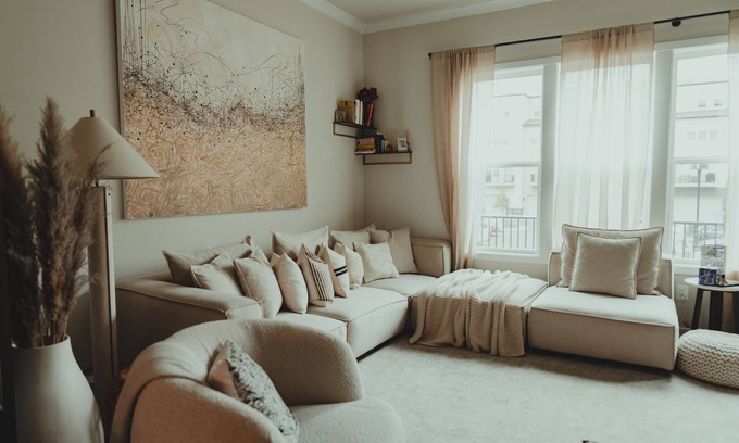 Chantilly Haus | Luxury Townhome Near DC