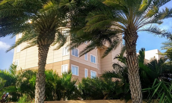 Oranjestad-West Eigentumswohnung | Luxus und Ruhe im Le Vent Condominium am Eagle Beach