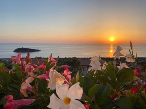 Cucco-Riviere Villa | Luxury Villa Cirella happy island