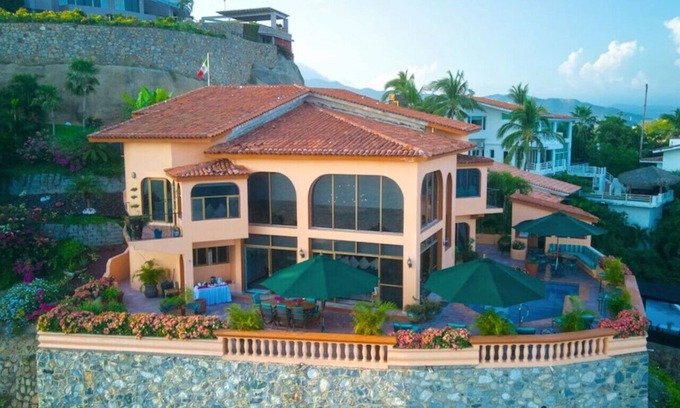 La Punta Haus | Luxury Villa in Gated Community