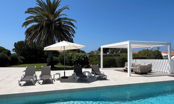 Mato Serrao Villa | Luxuriöse, große Villa in Carvoeiro, privater Swimmingpool, Meerblick, großer Garten