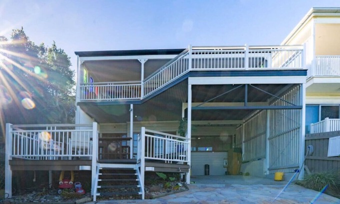 West End Haus | Luxxe West End 4B3B + Parking+HomePod Music System