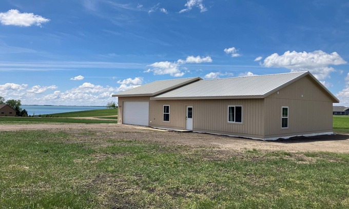 Waubay Haus | M&N Lodge located near Grenville on Beautiful Waubay Lake