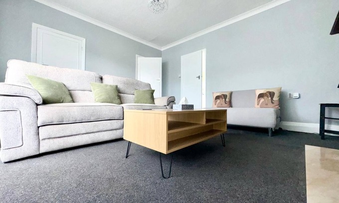 Sutton-in-Ashfield Haus | M1 Link 2 Bed House Wifi Parking,Contractors