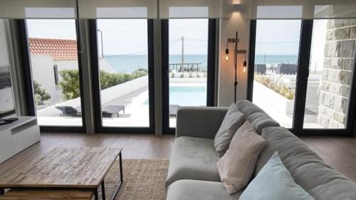 Praia das Macas Haus | Maçãs Home-Land Sea View at The Beach