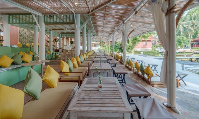 Bang Tao Hotel | Ma Doo Bua Phuket (มาดูบัวภูเก็ต)