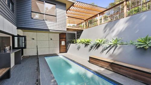 Macmasters Beach Haus | Macmasters Coastal Retreat - Heated Pool