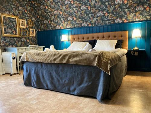 Essunga Kyrkby Haus | Madam Blå Hotel