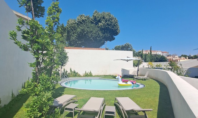Pena Wohnung | Magnífico Apartamento com Jardim e Piscina no Coração de Lisboa - até 8 Pessoas