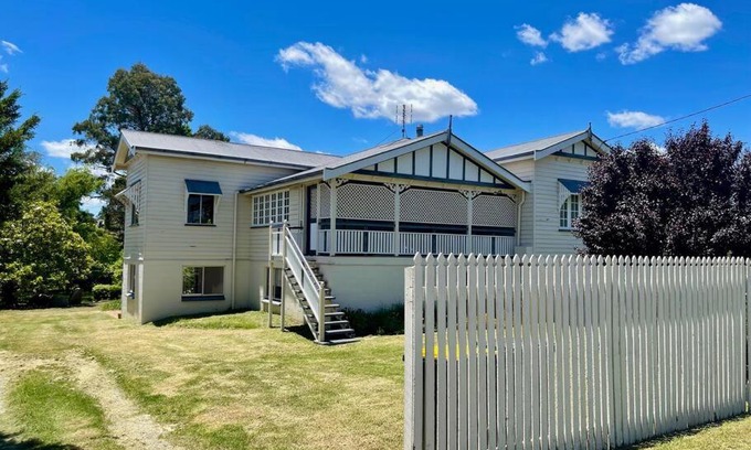 Stanthorpe Haus | MAGNOLIA HOUSE ON THE CREEK - STANTHORPE