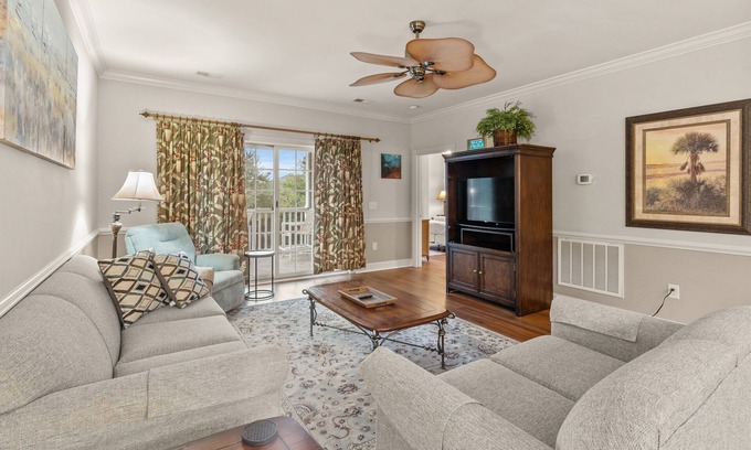 Central Myrtle Beach Eigentumswohnung | Magnolia Pointe 2nd floor w/elevator, pool