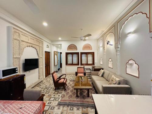 Hauz Khas Village Wohnung | Maharaja Suite -2 BHK Apartment