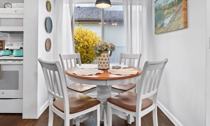 Star Haus | Main St. Cottageđ heart of downtownâď¸30min to BOI