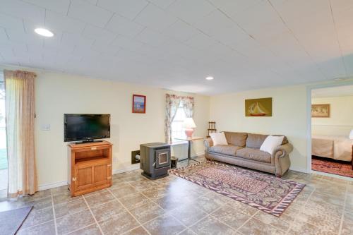 Eastport Wohnung | Maine Retreat with Ocean Views, Walk to Downtown!