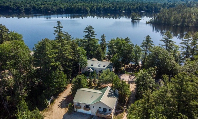 Bridgton Haus | MAINE WATERFRONT + MOUNTAIN COMPOUND SCHLAFEN 50!
