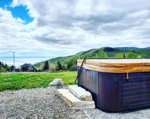 Petite-Riviere-Saint-Francois Skihütte | Maison Accueillante - Spa, fleuve et montagnes!