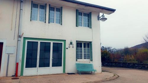 Charix Haus | Maison confortable avec vue sur la montagne à Charix