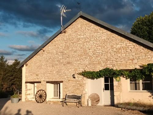 Gy Haus | Maison de caractère à Gy avec parking et Wifi - FR-1-583-448