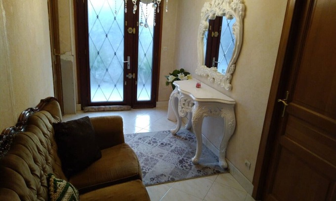 Tremblay-en-France Haus | Wohnung im Haus Paradis